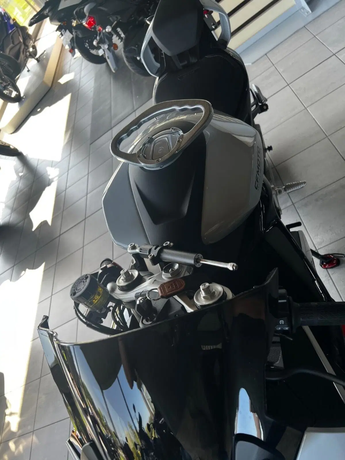 CFMOTO 675SR-R (2025 - 26) (3)