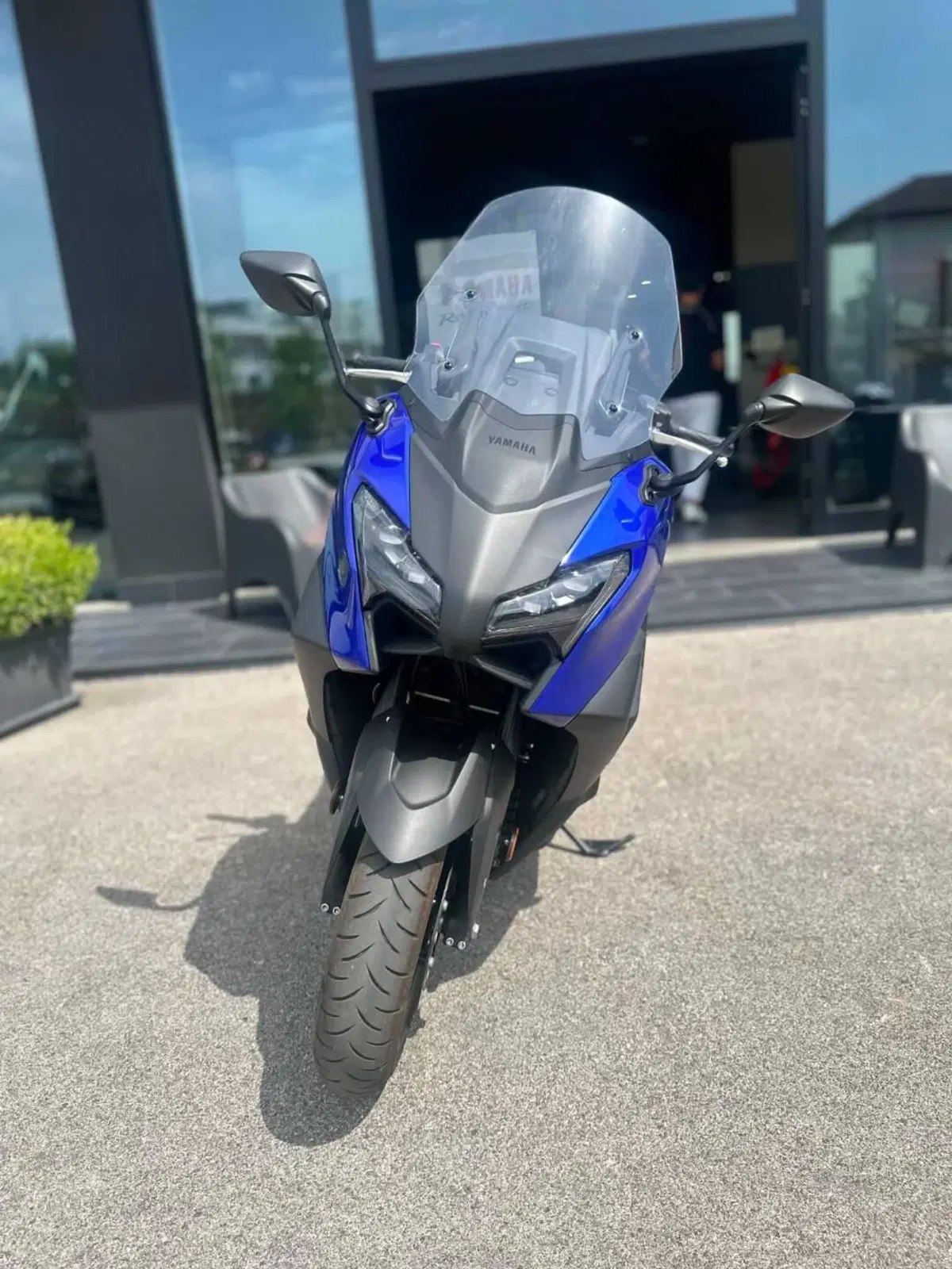 Yamaha T-Max 560 (2025 - 26) (4)