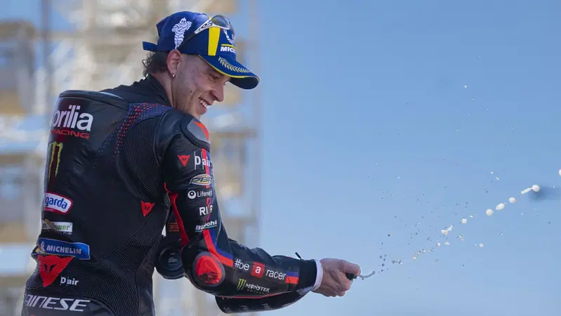 MotoGP 2026. GP di Spagna ad Aragon. Marco Bezzecchi, pole e 3&deg; nella Sprint: "Sono contento, rimanere vicino ai fratelli Marquez qui &egrave; una cosa positiva"