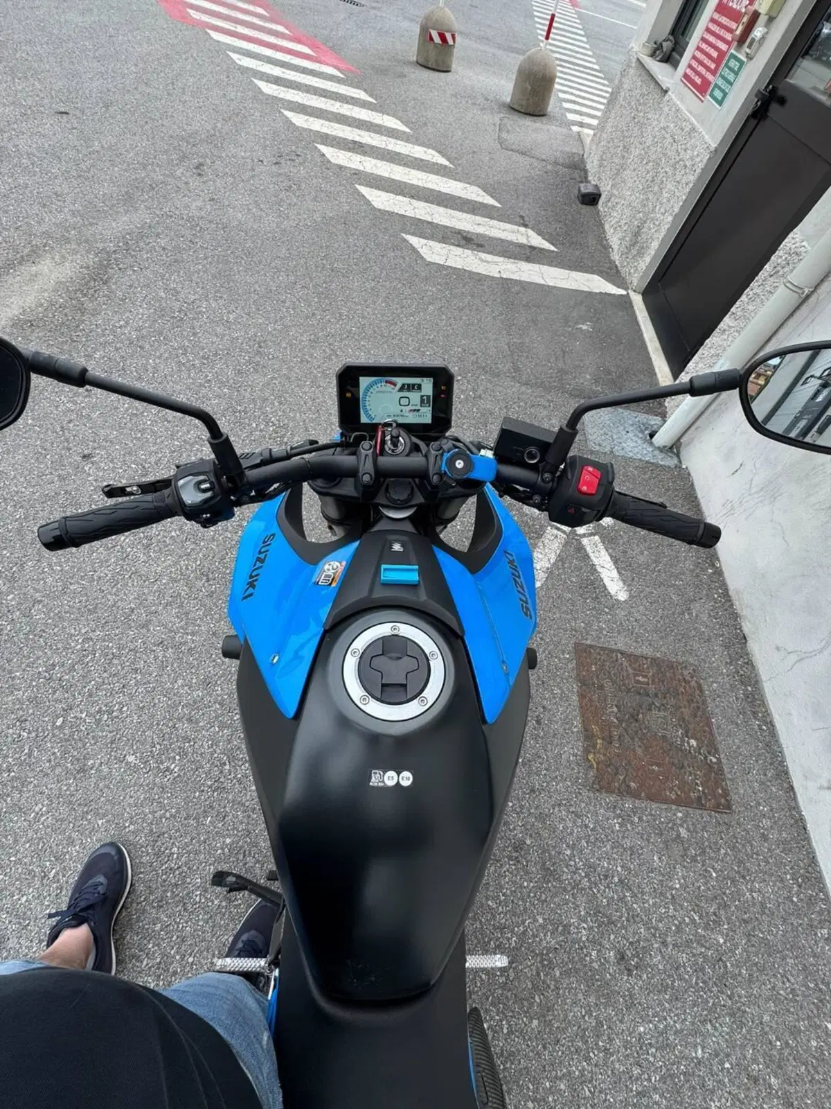 Suzuki GSX-8S (2023 - 24) (10)
