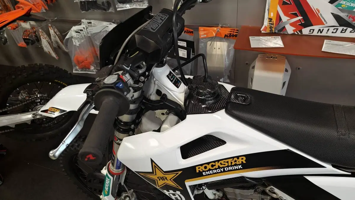 Husqvarna FE 450 (2023) (3)