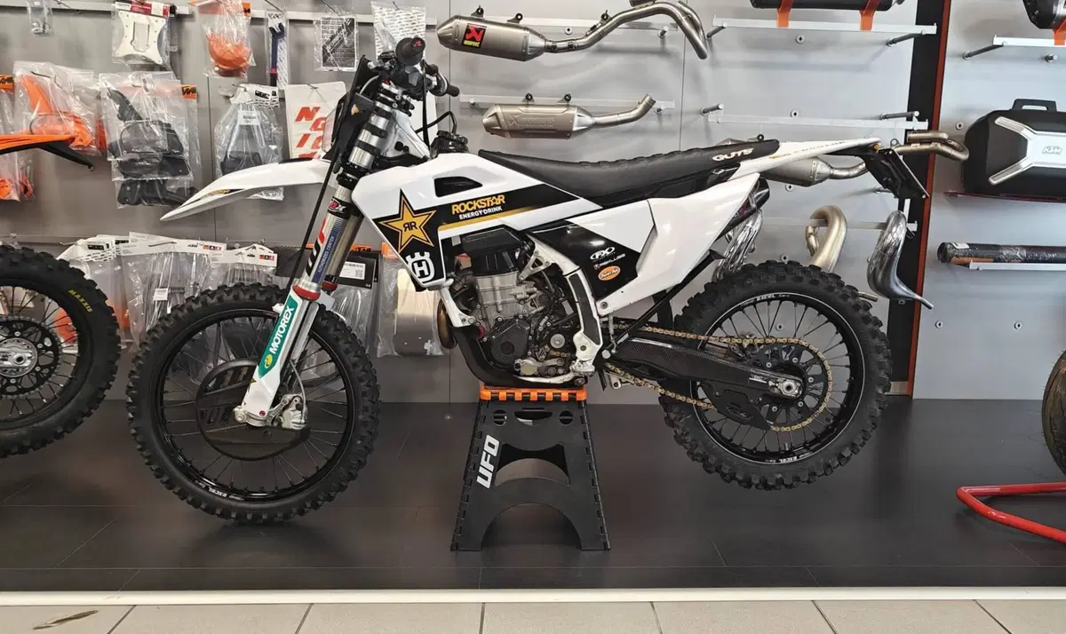 Husqvarna FE 450 (2023) (2)