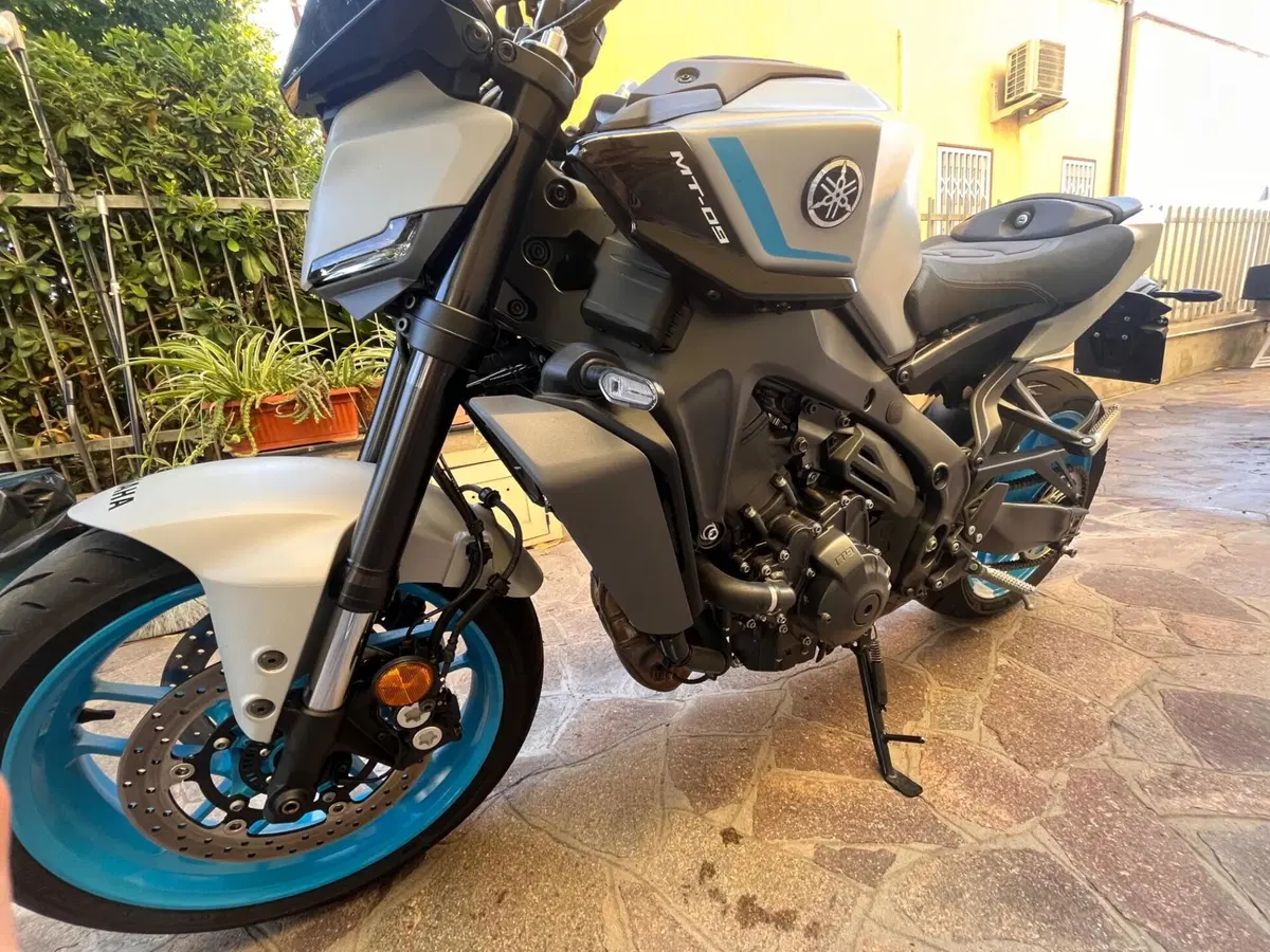 Yamaha MT-09 Y-AMT (2024 - 26) (11)
