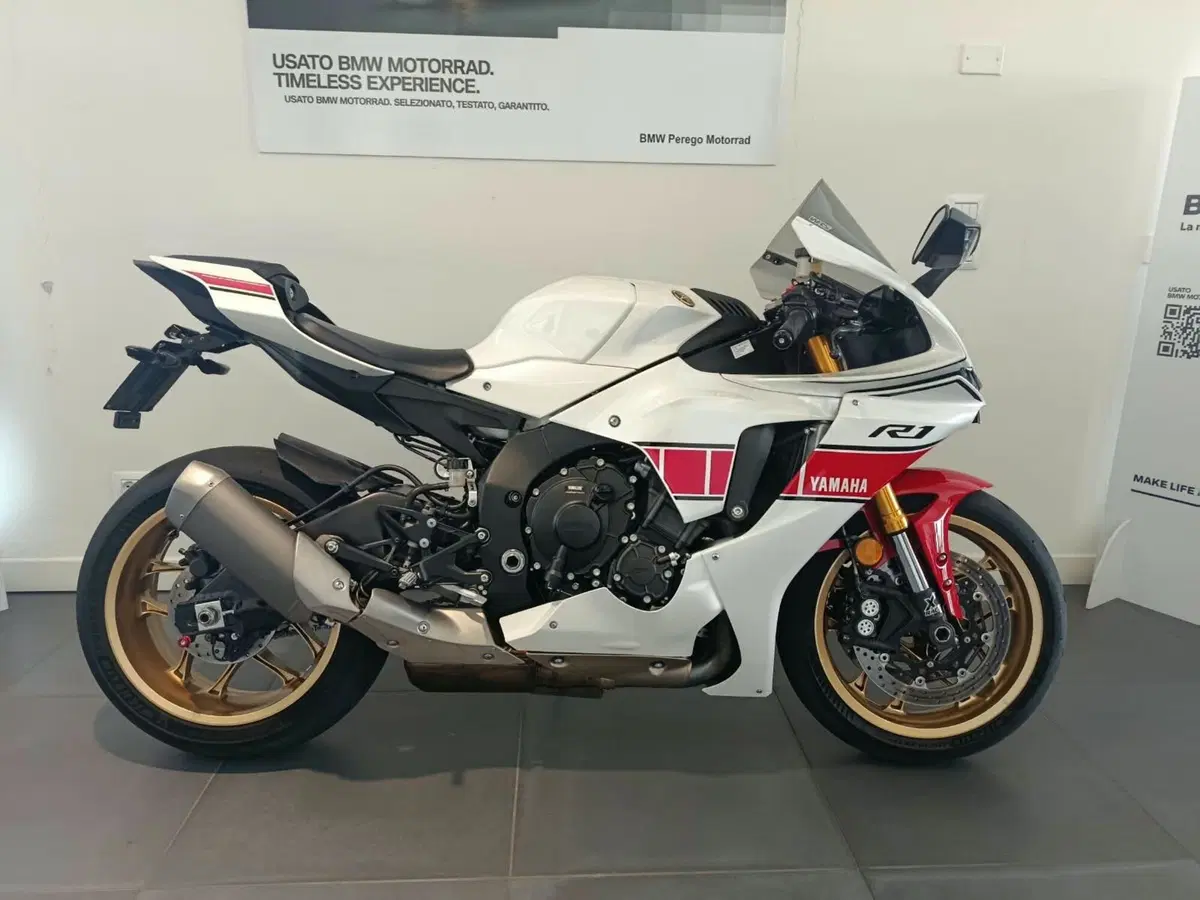 Yamaha YZF R1 World GP 60th Anniversary (2022 - 23)
