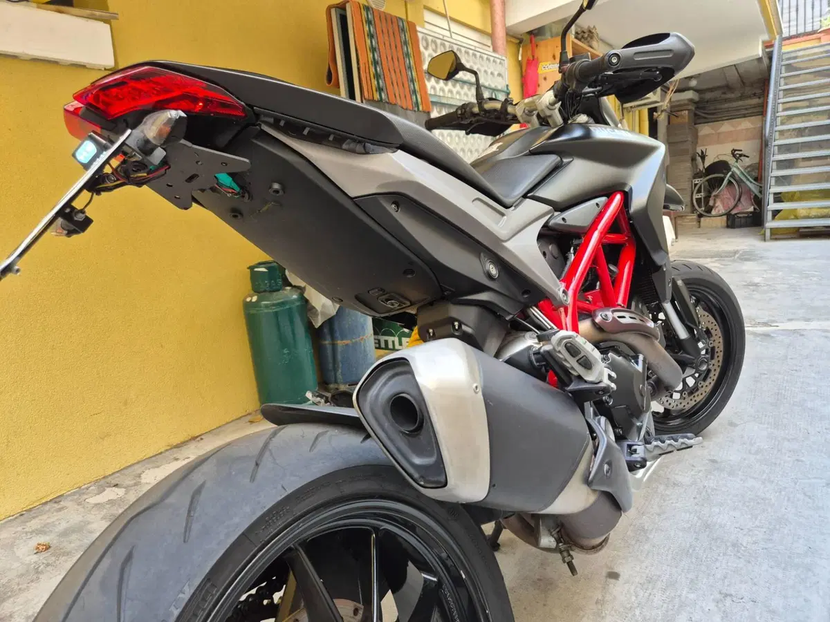 Ducati Hypermotard 821 (2013 - 15) (2)