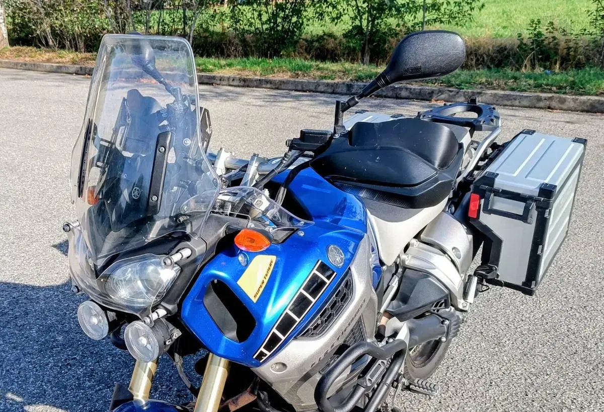 Yamaha XT1200Z Super Ténéré First Edition (2010 - 11) (4)