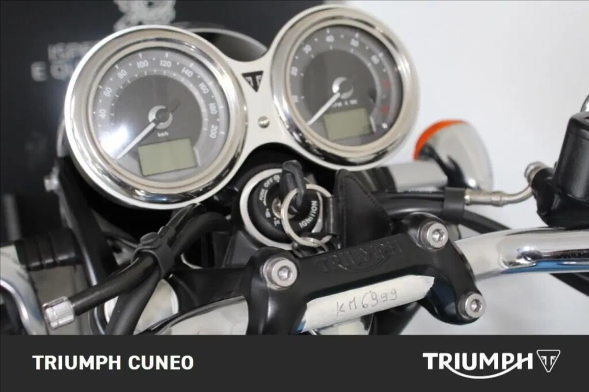 Triumph Bonneville T100 (2021 - 25) (7)