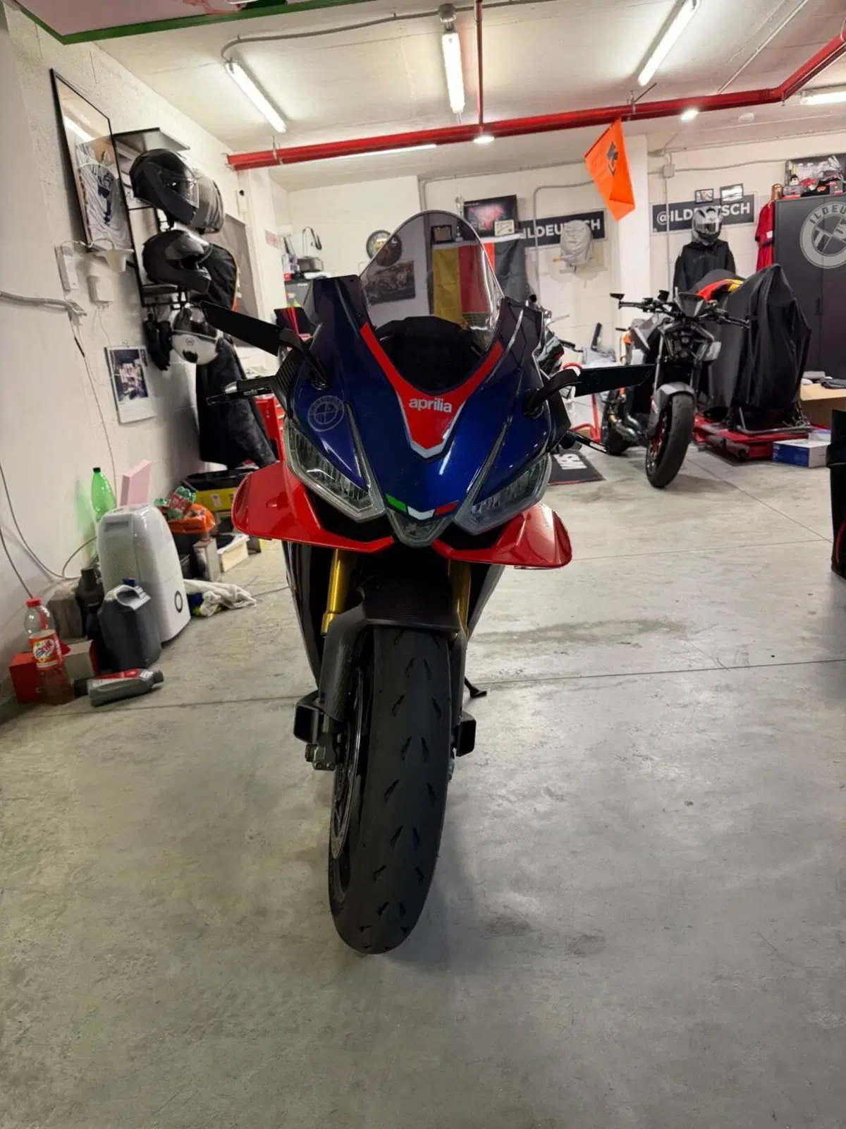 Aprilia RSV4 1100 Factory (2021 - 24) (3)