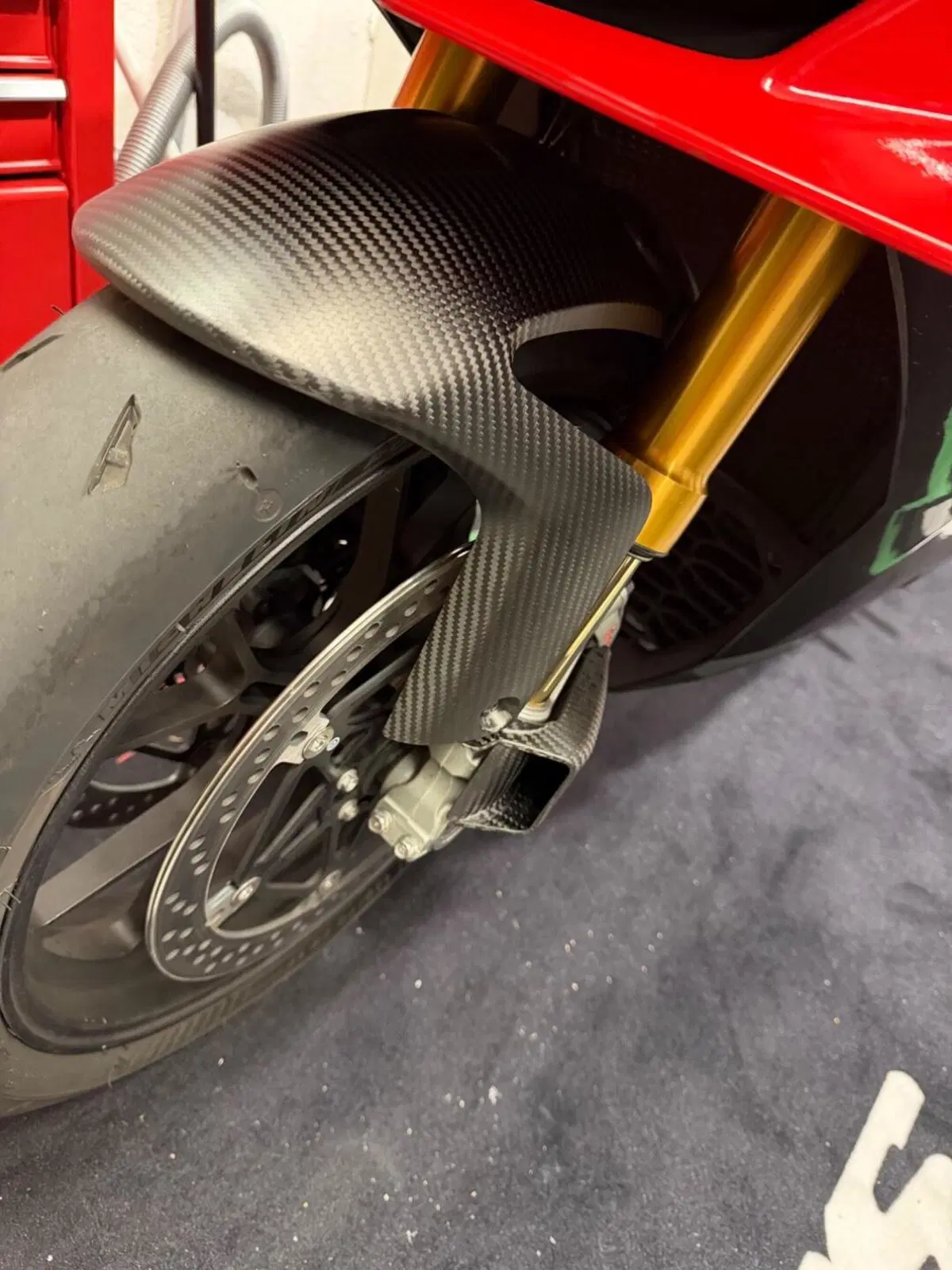 Aprilia RSV4 1100 Factory (2021 - 24) (9)
