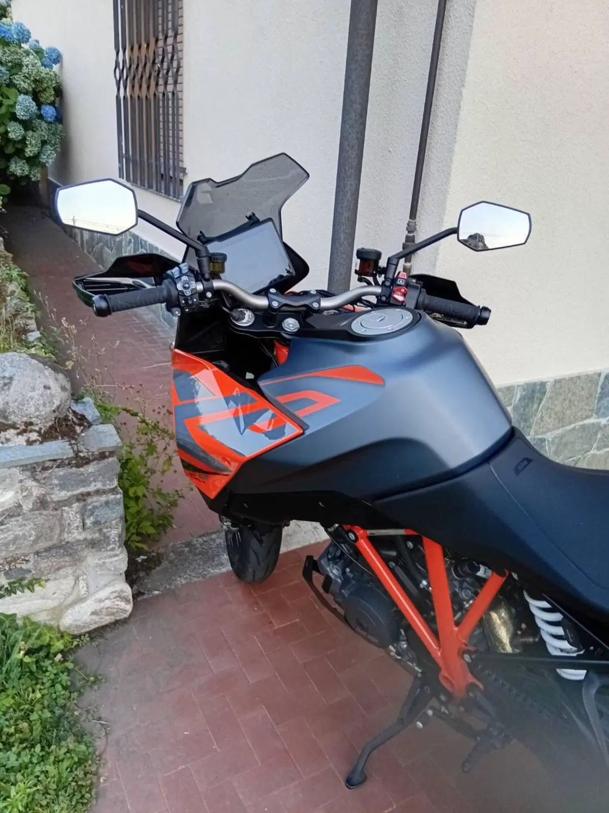 KTM 1290 Super Duke GT (2021 - 25) (3)