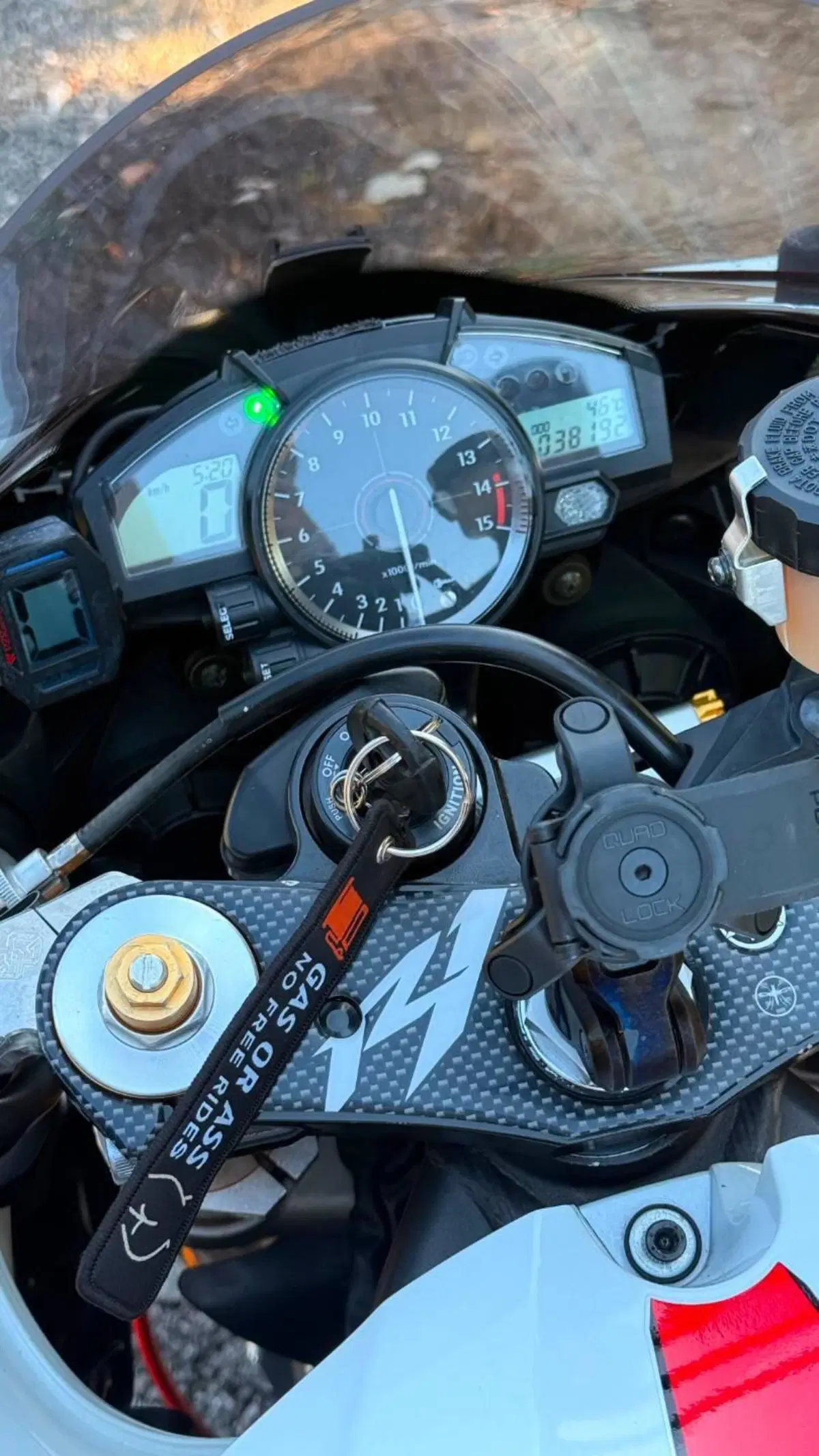Yamaha YZF R1 (2007 - 08) (4)