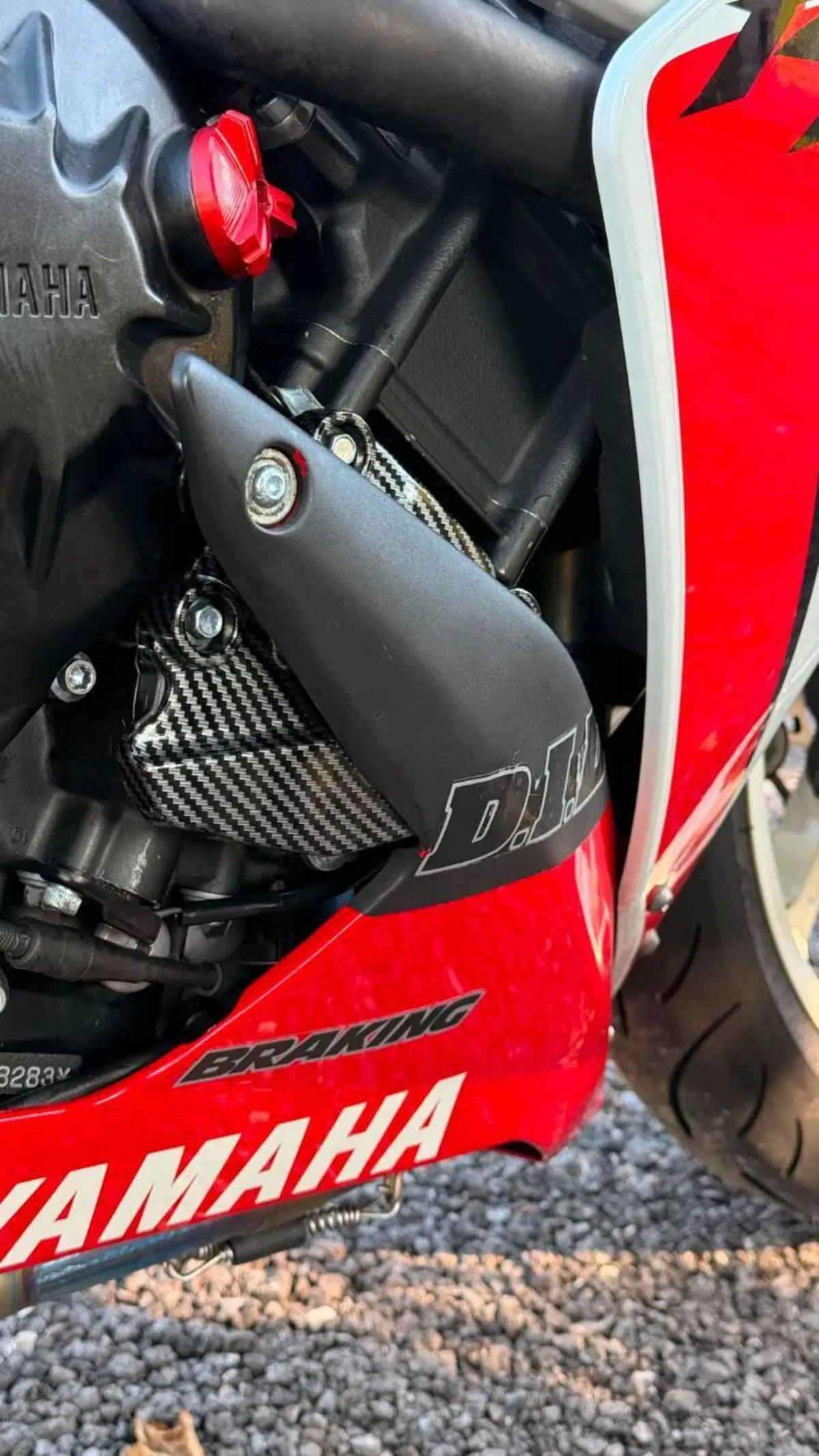Yamaha YZF R1 (2007 - 08) (9)