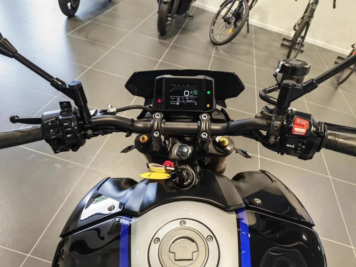 Yamaha MT-09 SP (2021 - 23) (2)