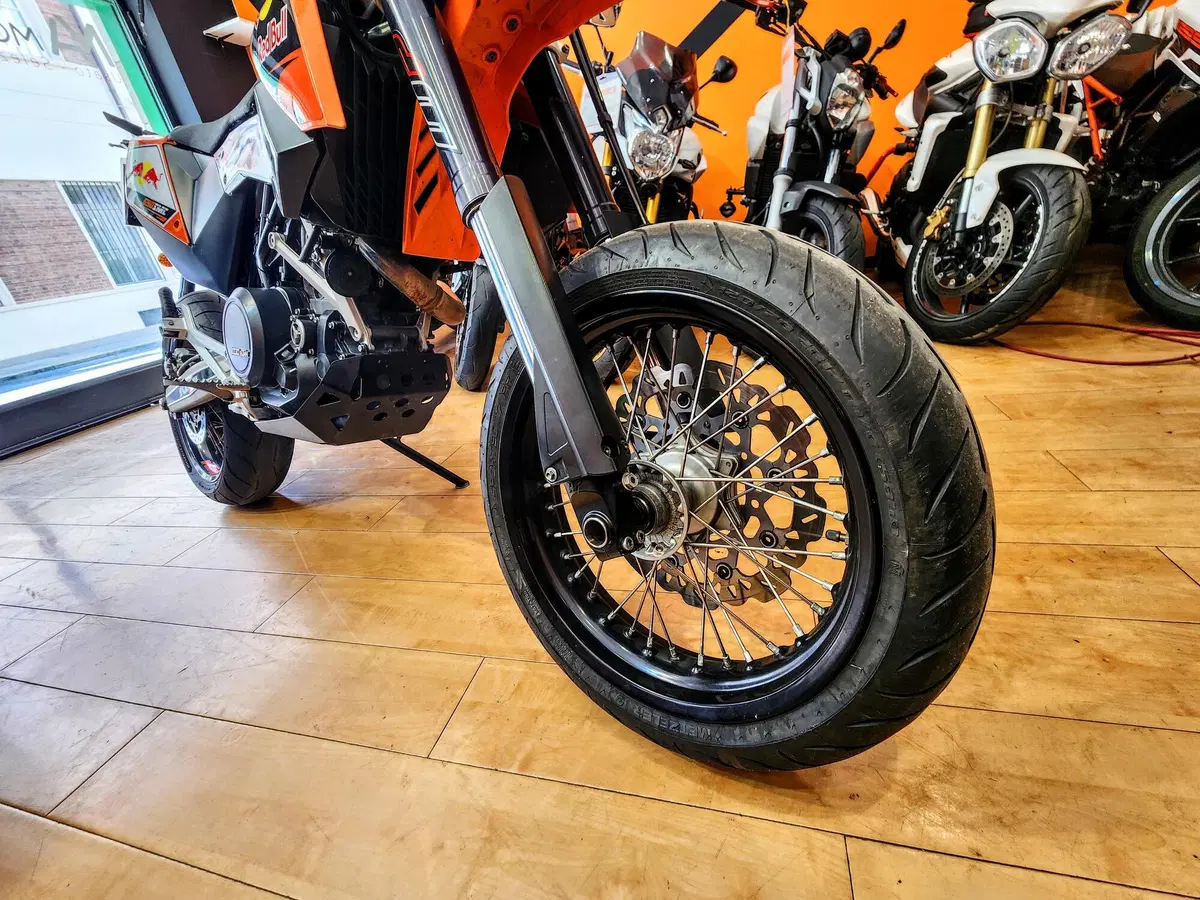 KTM 690 SMC (2008 - 11) (9)