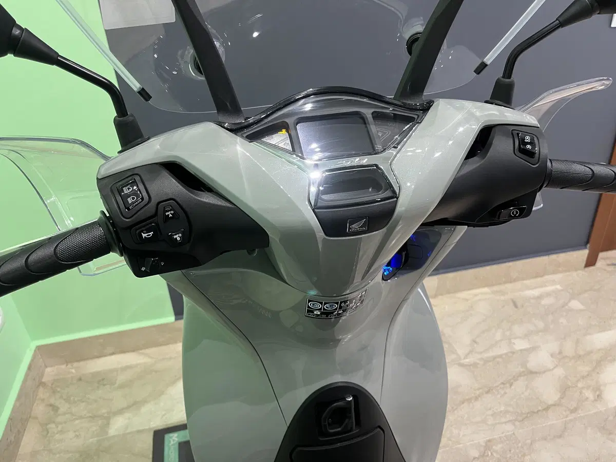 Honda SH 150i (2024 - 25) (18)