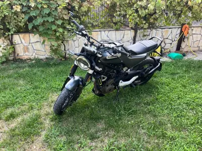 Husqvarna Svartpilen 401 (2021 - 23) usata