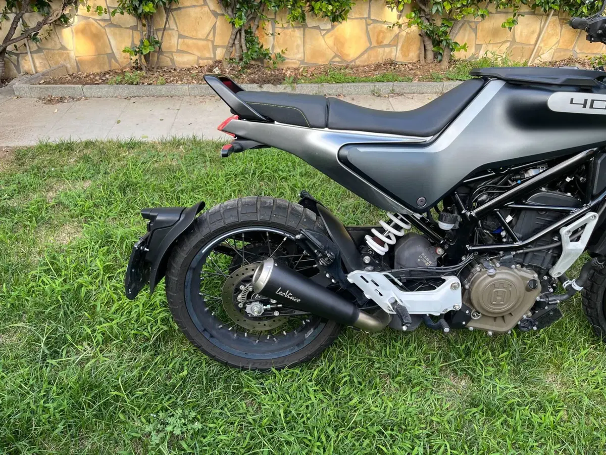 Husqvarna Svartpilen 401 (2021 - 23) (4)