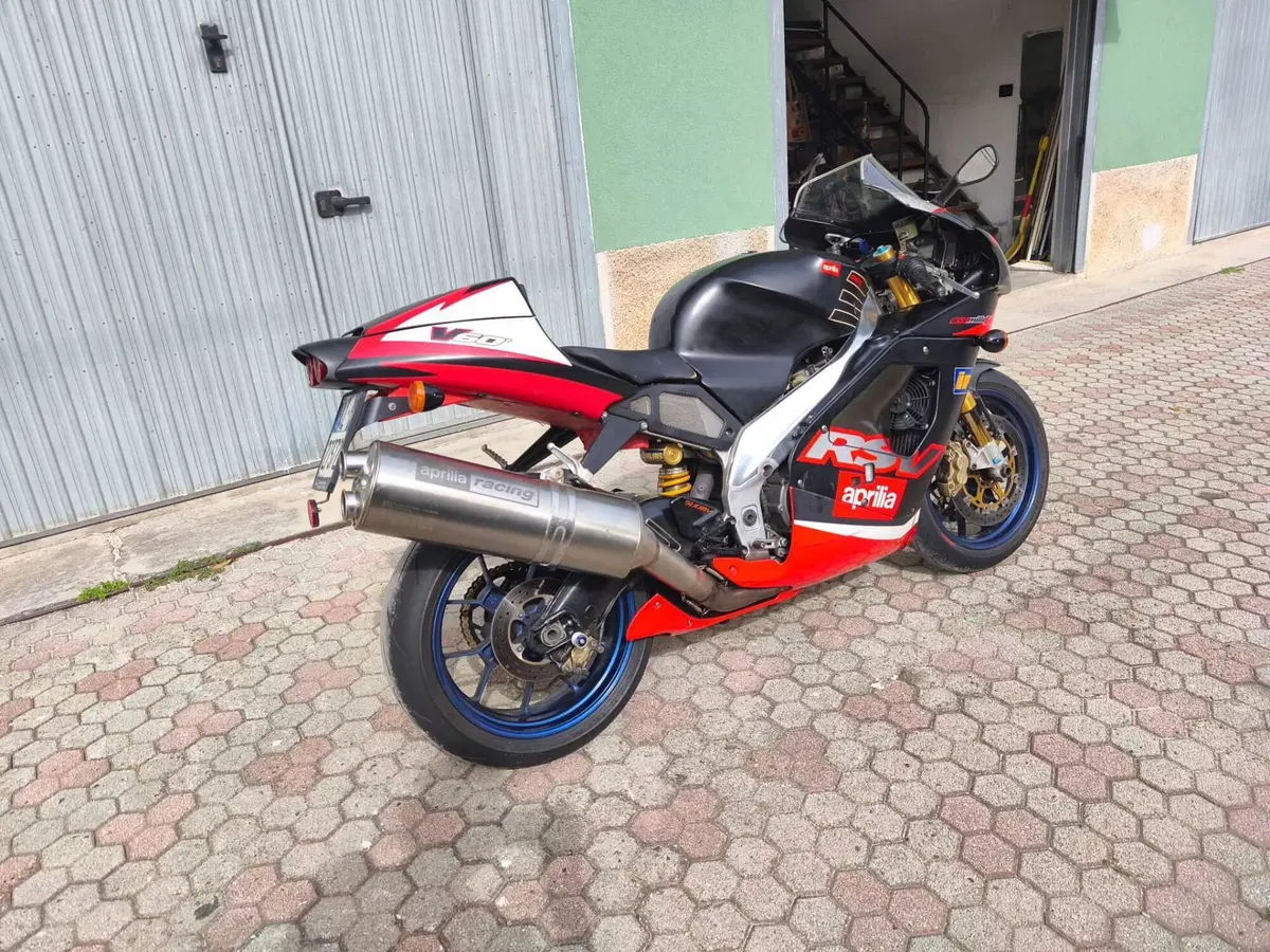 Aprilia RSV 1000 R (2001 - 02) (2)