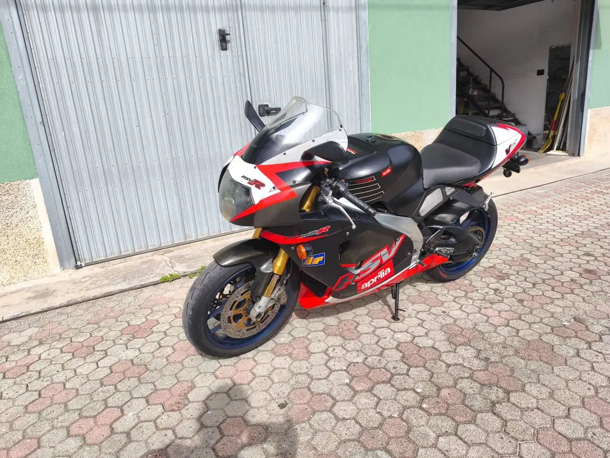 Aprilia RSV 1000 R (2001 - 02) (4)
