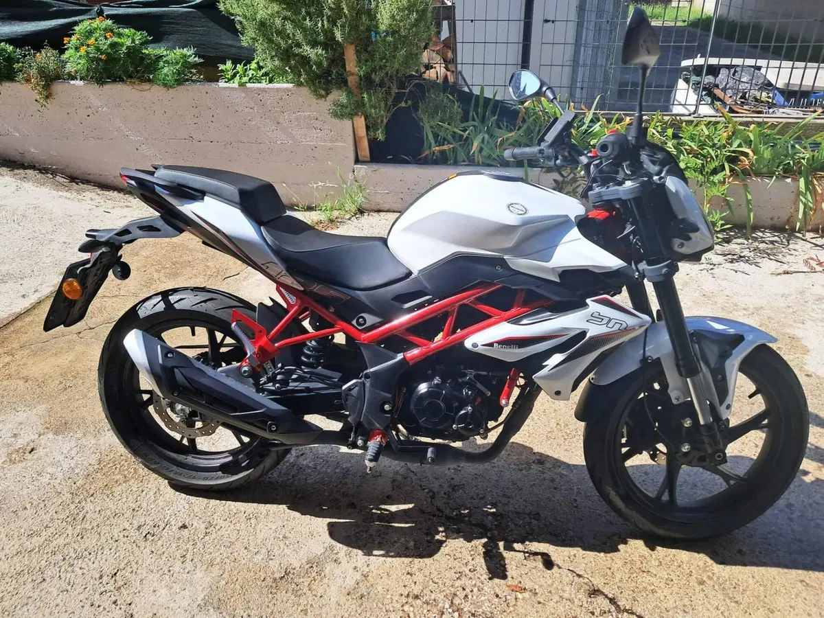 Benelli BN 125 (2021 - 25) (2)