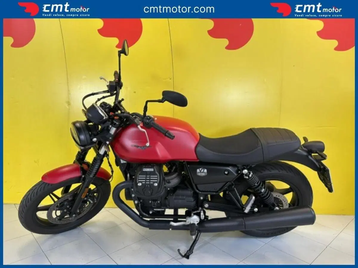 Moto Guzzi V7 Stone (2021 - 24) (3)