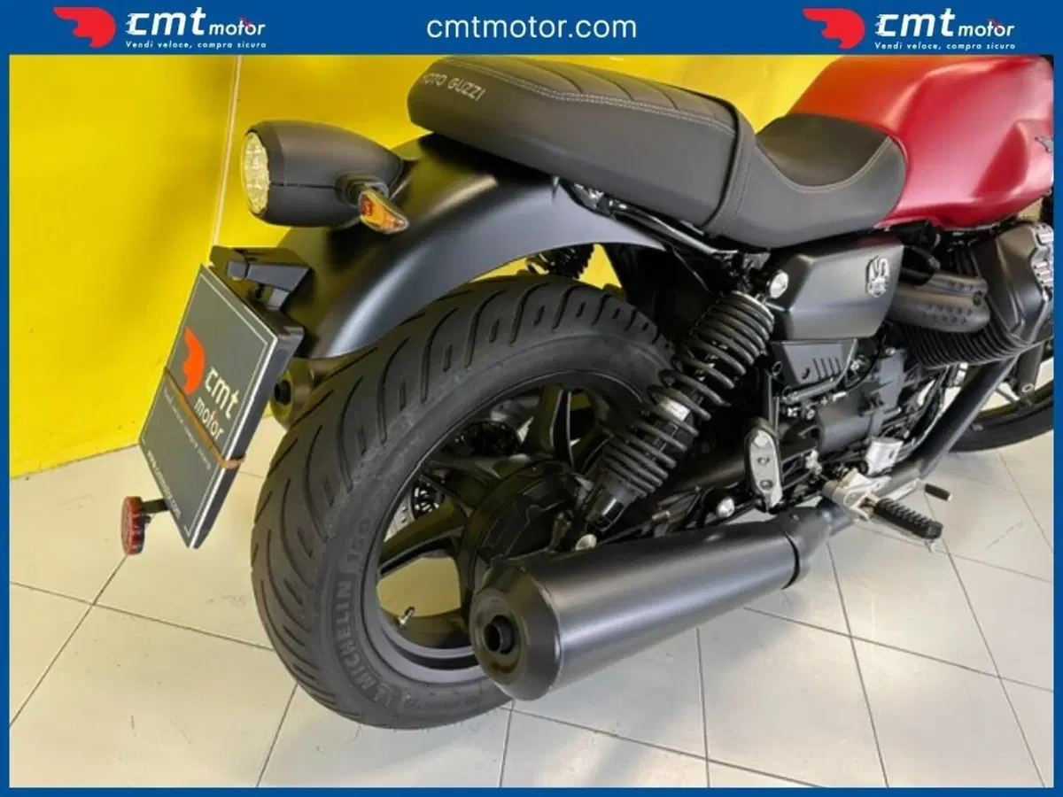 Moto Guzzi V7 Stone (2021 - 24) (6)