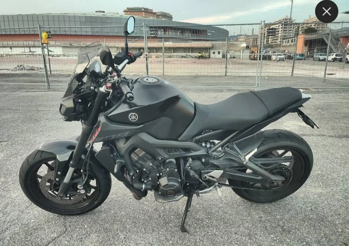 Yamaha MT-09 (2017 - 20) (2)