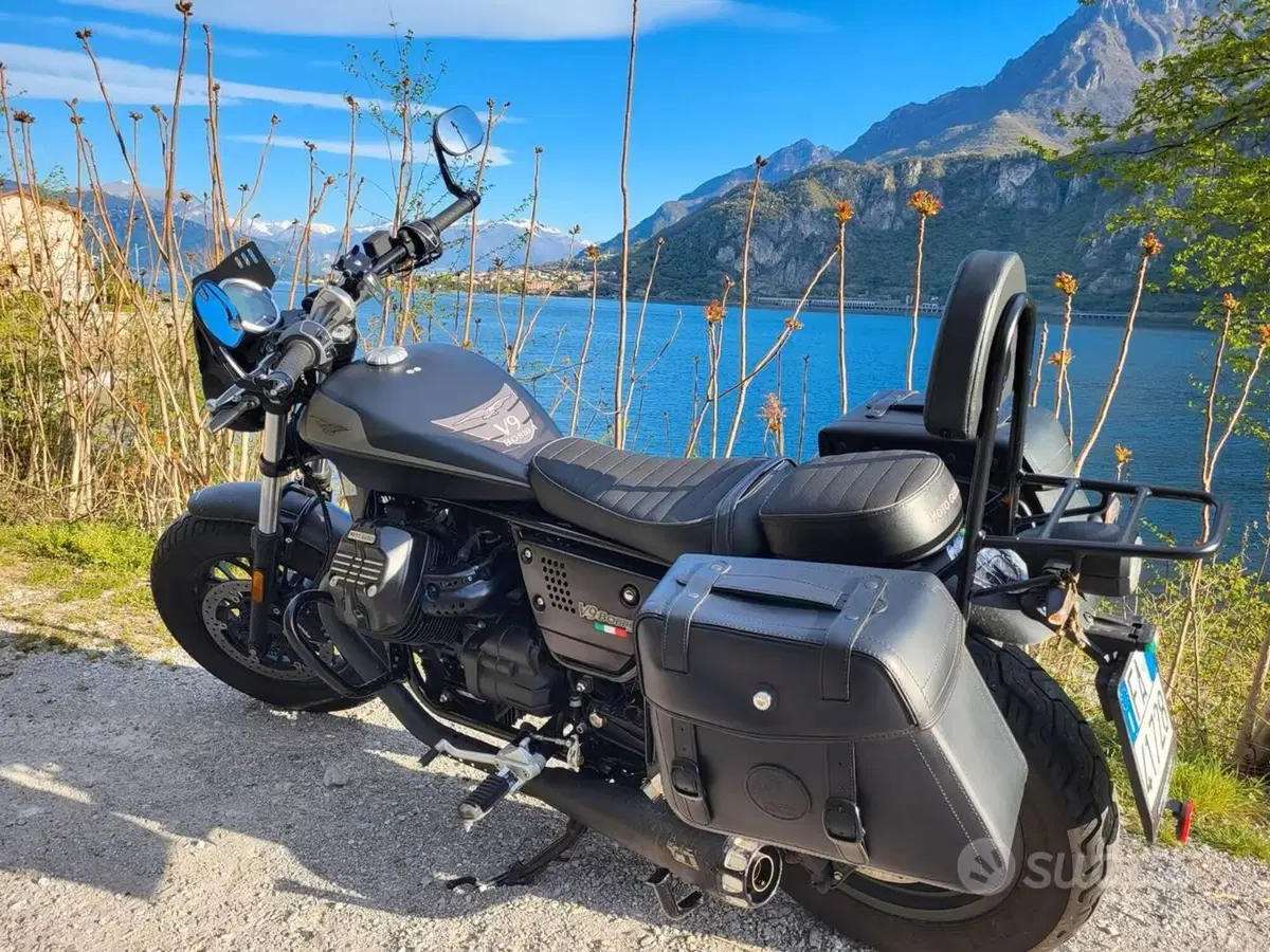 Moto Guzzi V9 Bobber (2021 - 25) (2)