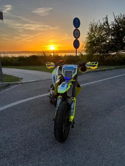 Husqvarna 701 Supermoto (2020) usata