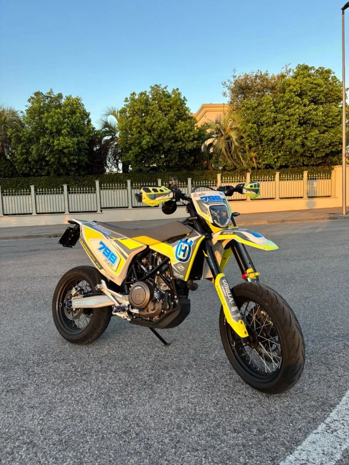 Husqvarna 701 Supermoto (2020) (3)