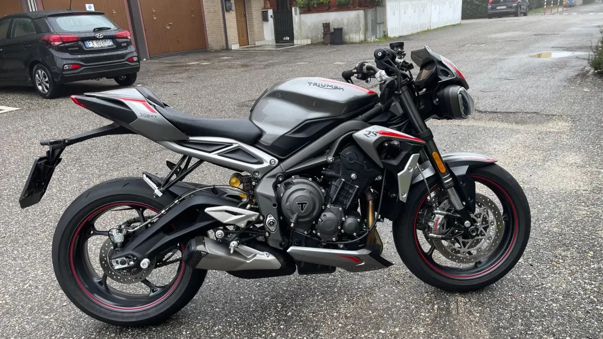 Triumph Street Triple RS (2020 - 22) (7)