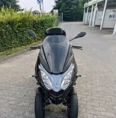 Piaggio MP3 300 ABS Hpe (2021 - 24) usata