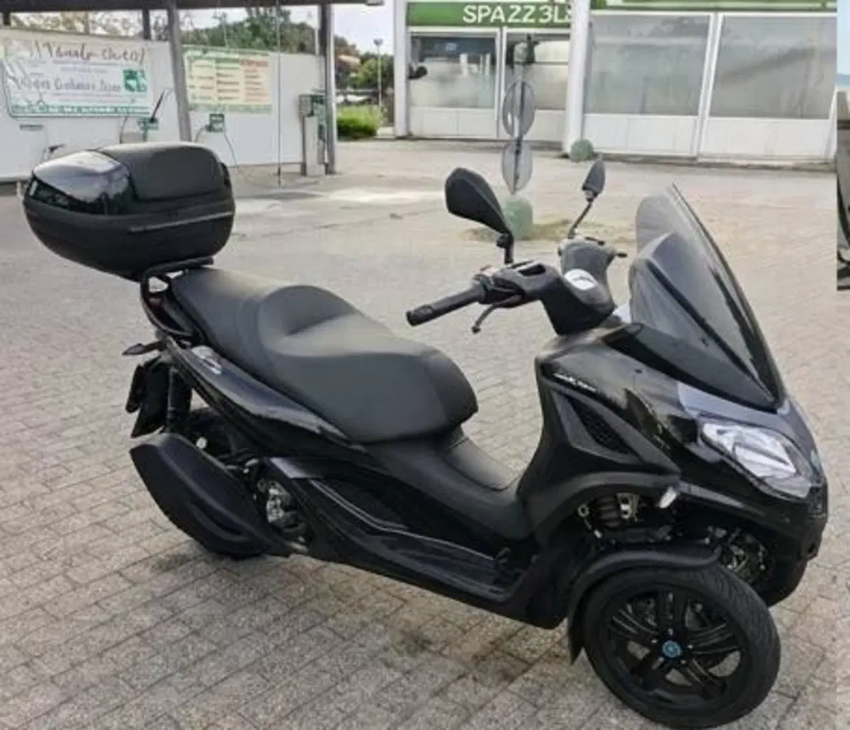 Piaggio MP3 300 ABS Hpe (2021 - 24) (2)