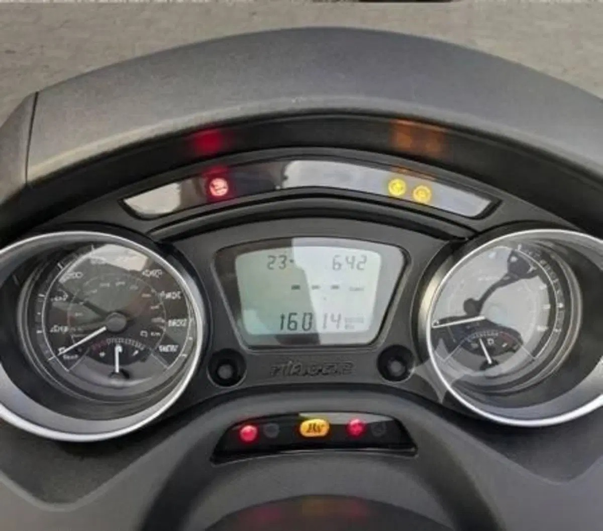 Piaggio MP3 300 ABS Hpe (2021 - 24) (4)