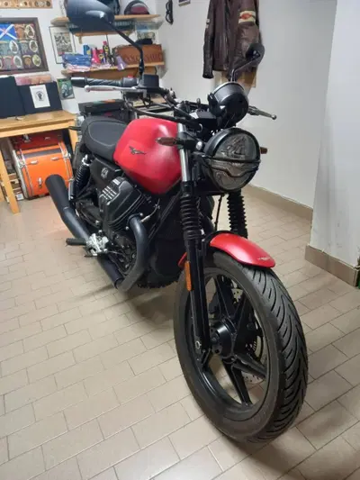 Moto Guzzi V7 Stone (2021 - 24) usata