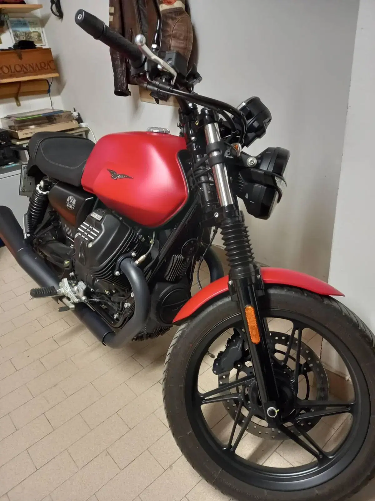 Moto Guzzi V7 Stone (2021 - 24) (5)