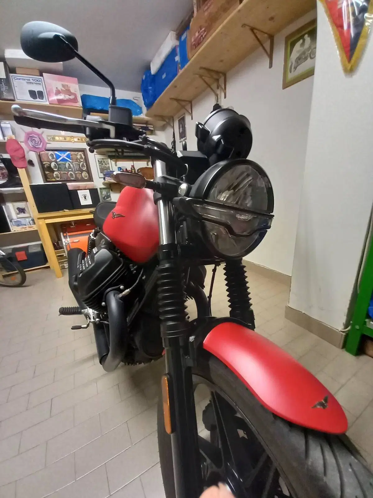 Moto Guzzi V7 Stone (2021 - 24) (7)