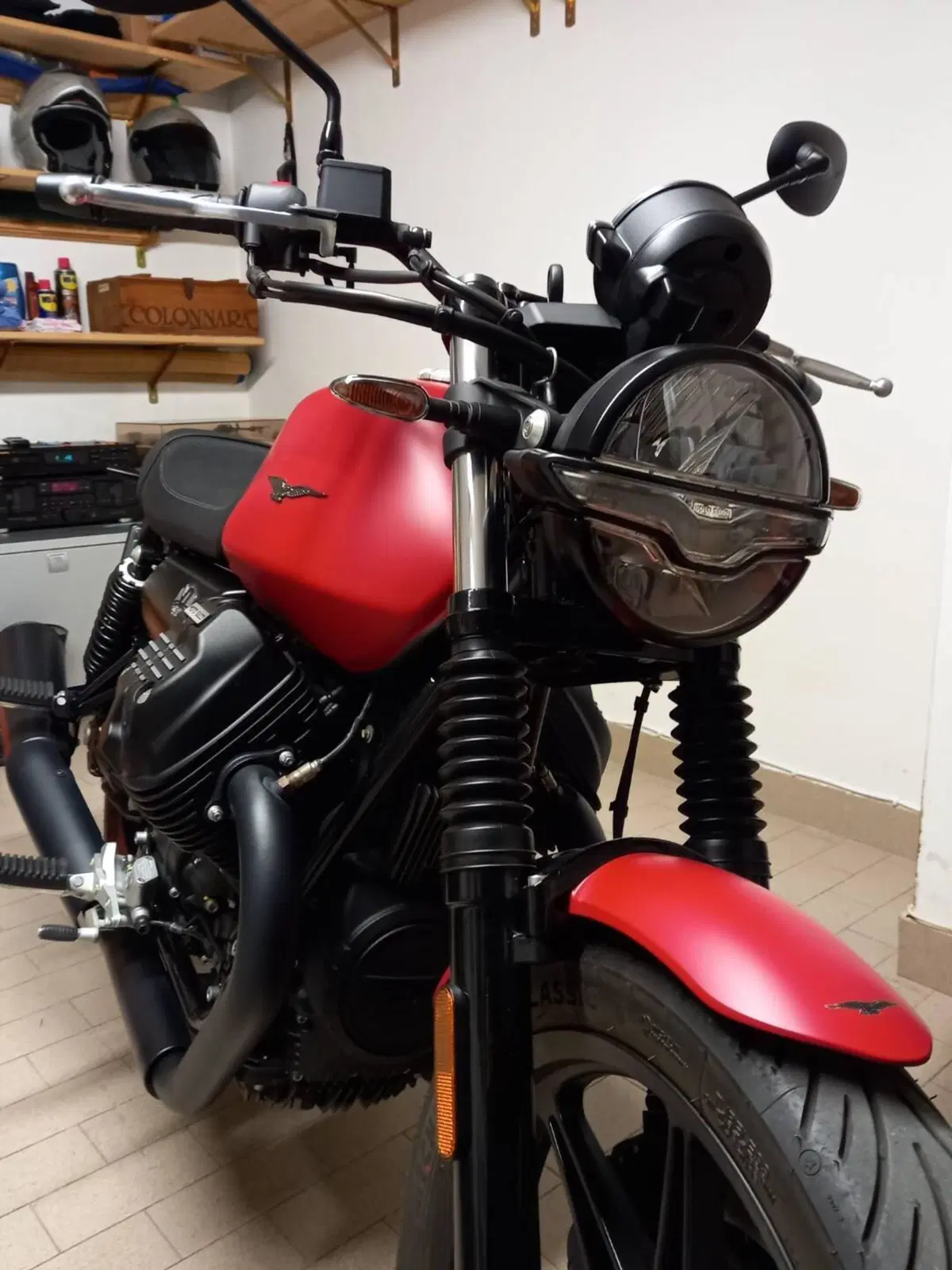 Moto Guzzi V7 Stone (2021 - 24) (12)
