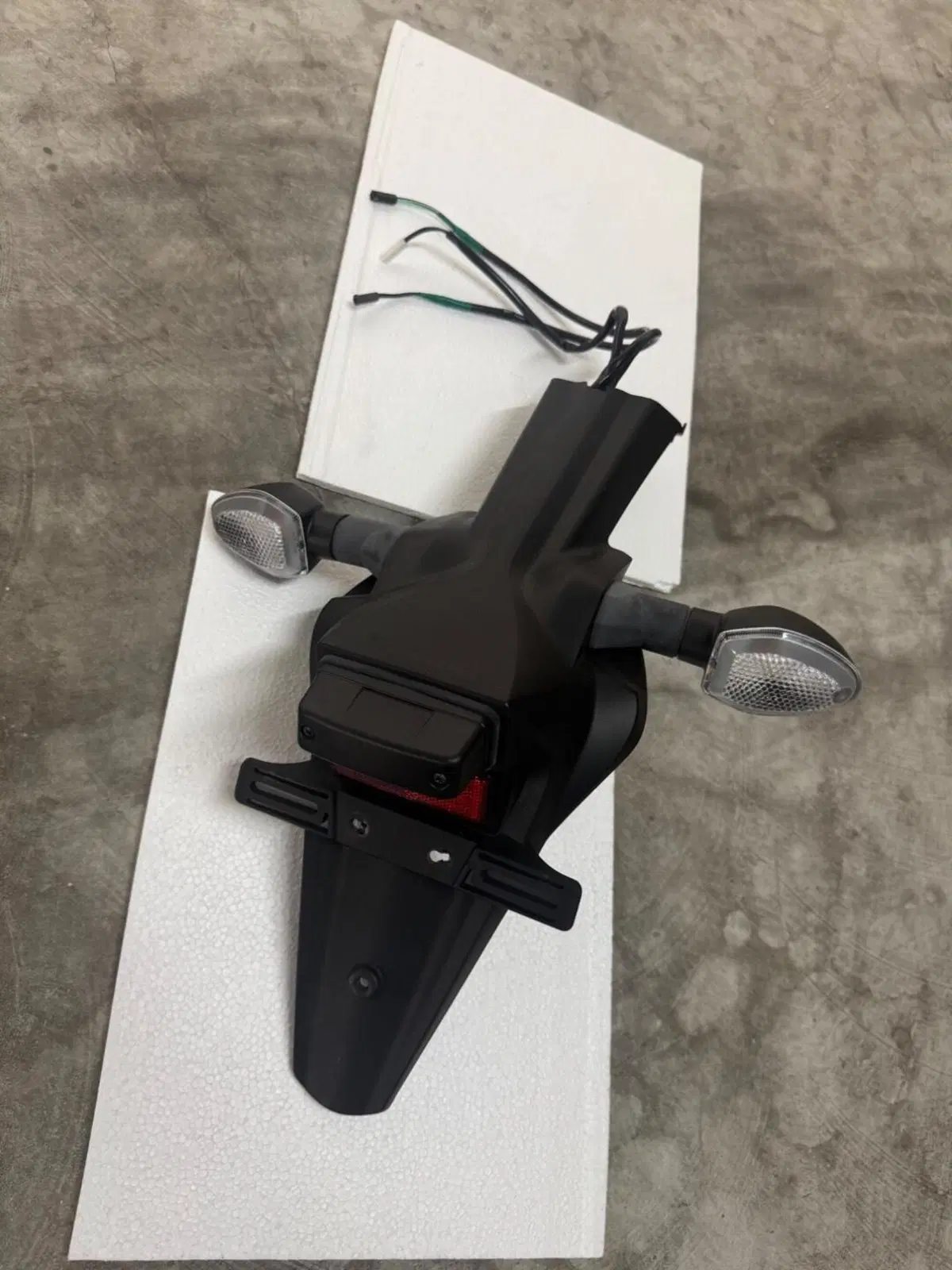 Portatarga originale Suzuki gsx-s 750