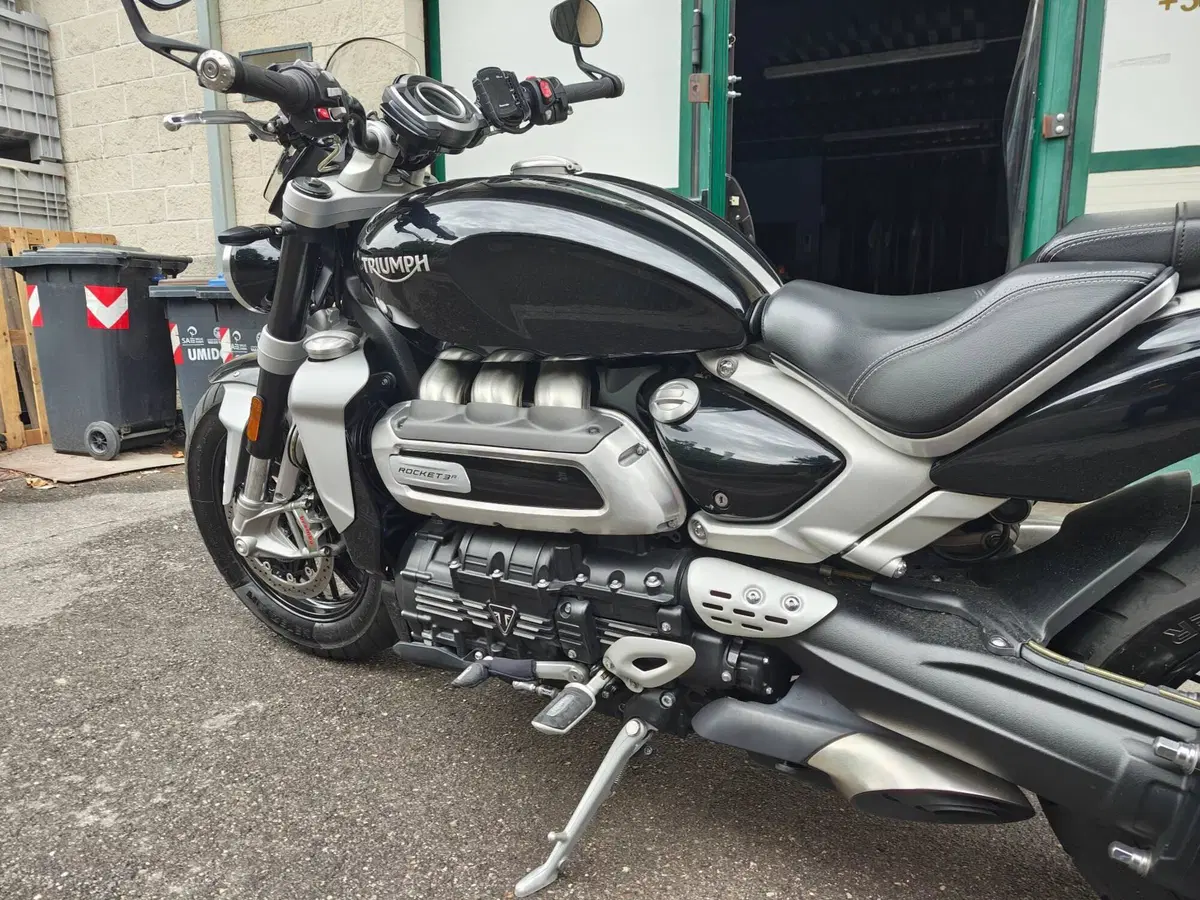 Triumph Rocket 3 R (2019 - 20) (2)