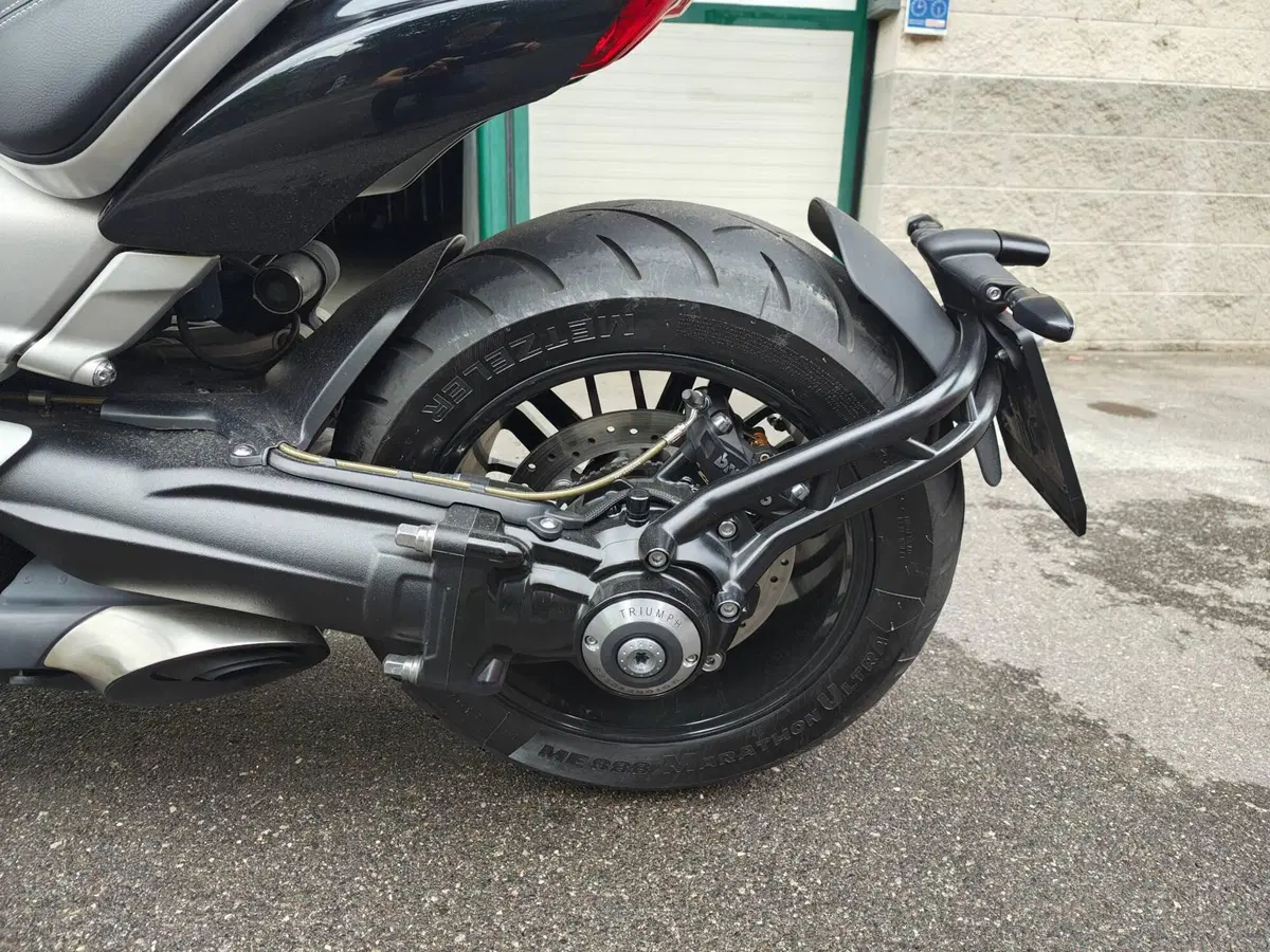 Triumph Rocket 3 R (2019 - 20) (4)