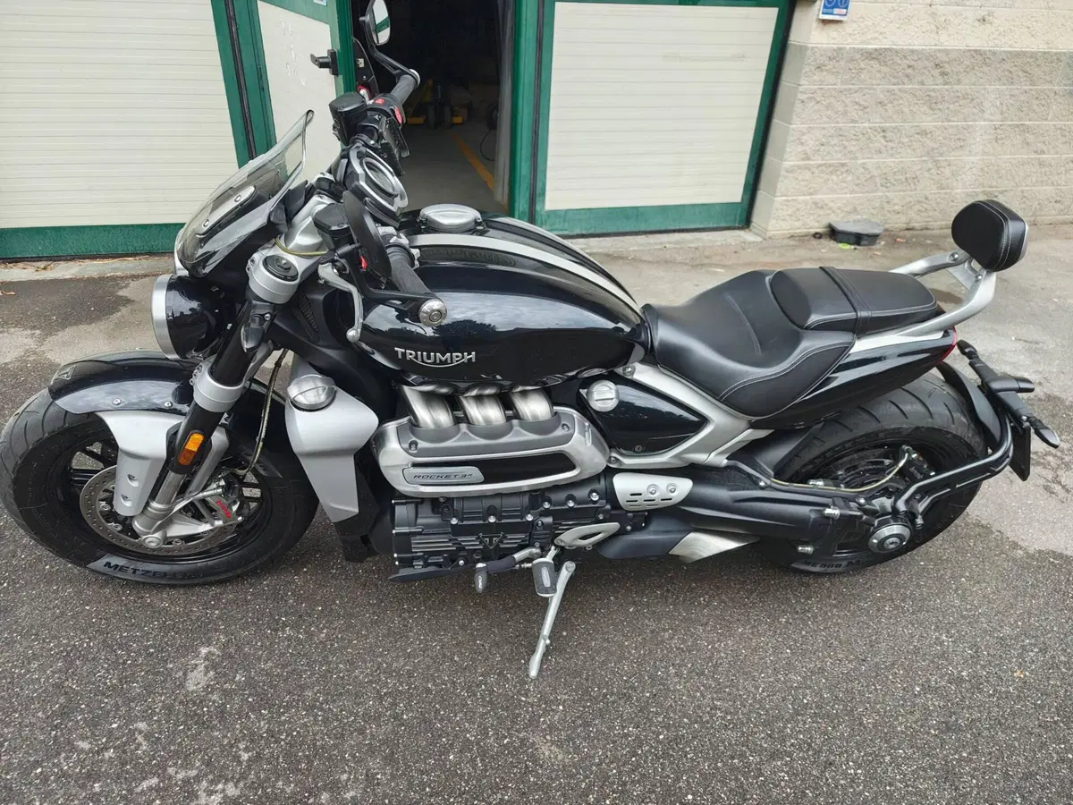 Triumph Rocket 3 R (2019 - 20) (5)