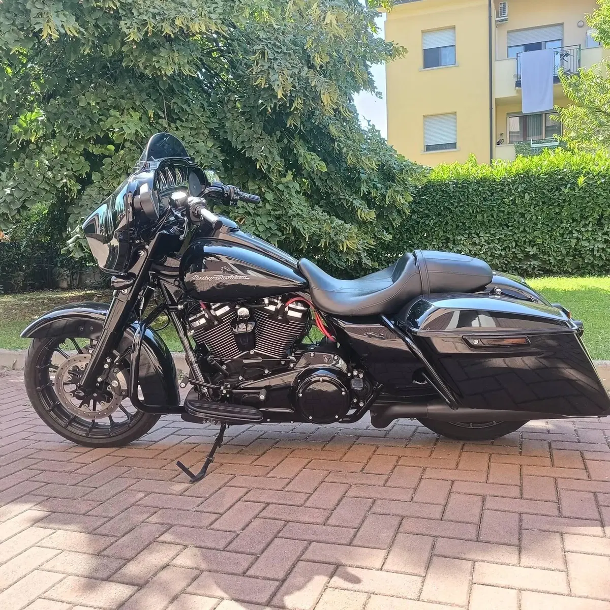 Harley-Davidson 107 Street Glide Special (2017 - 19) - FLHXS (2)