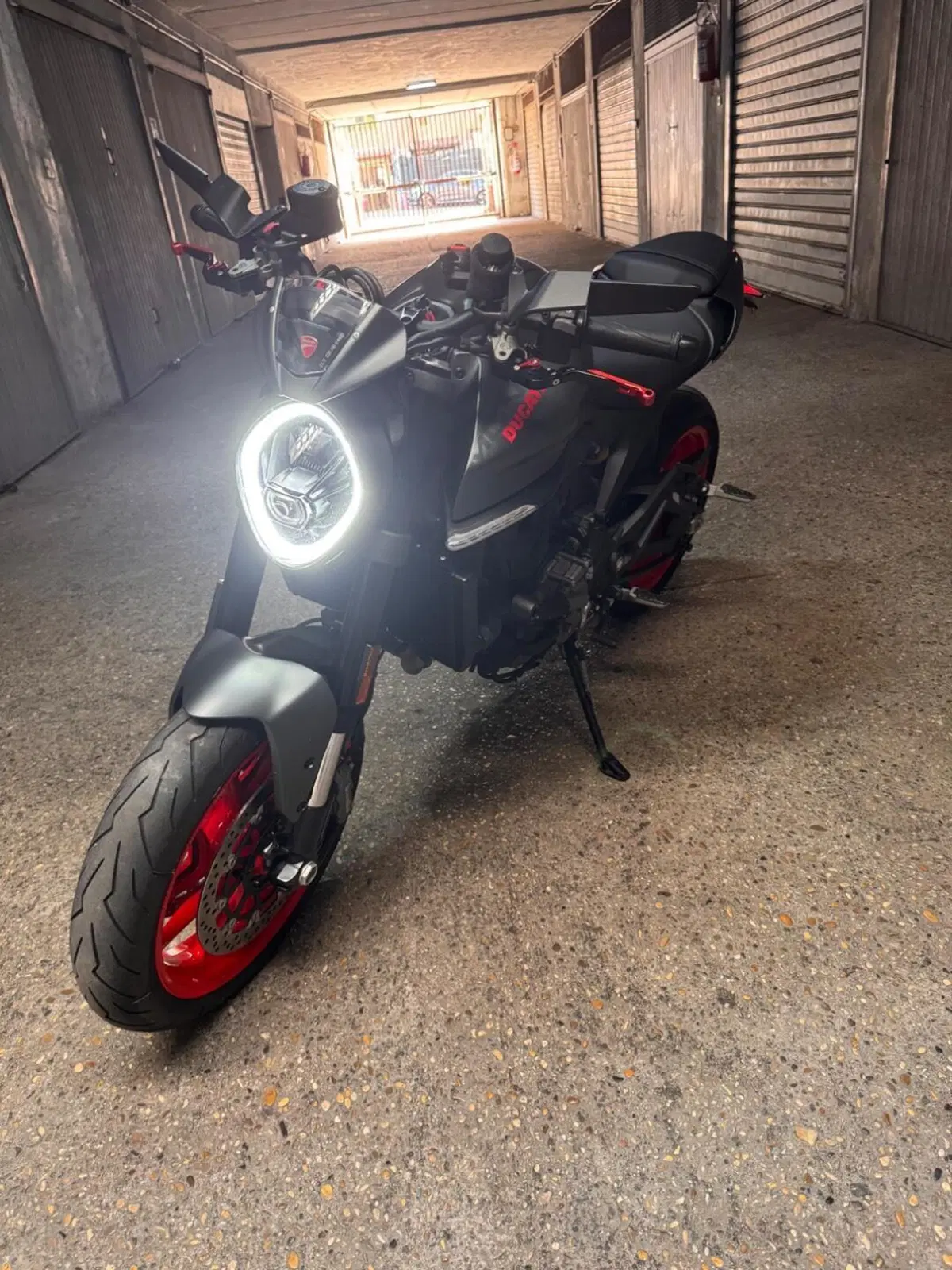 Ducati Monster 937 + (2021 - 25) (2)
