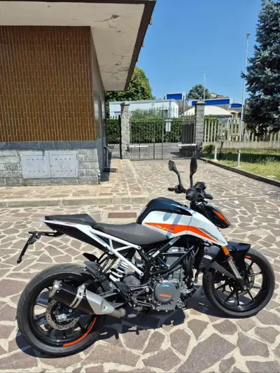 KTM 390 Duke (2021 - 23) usata