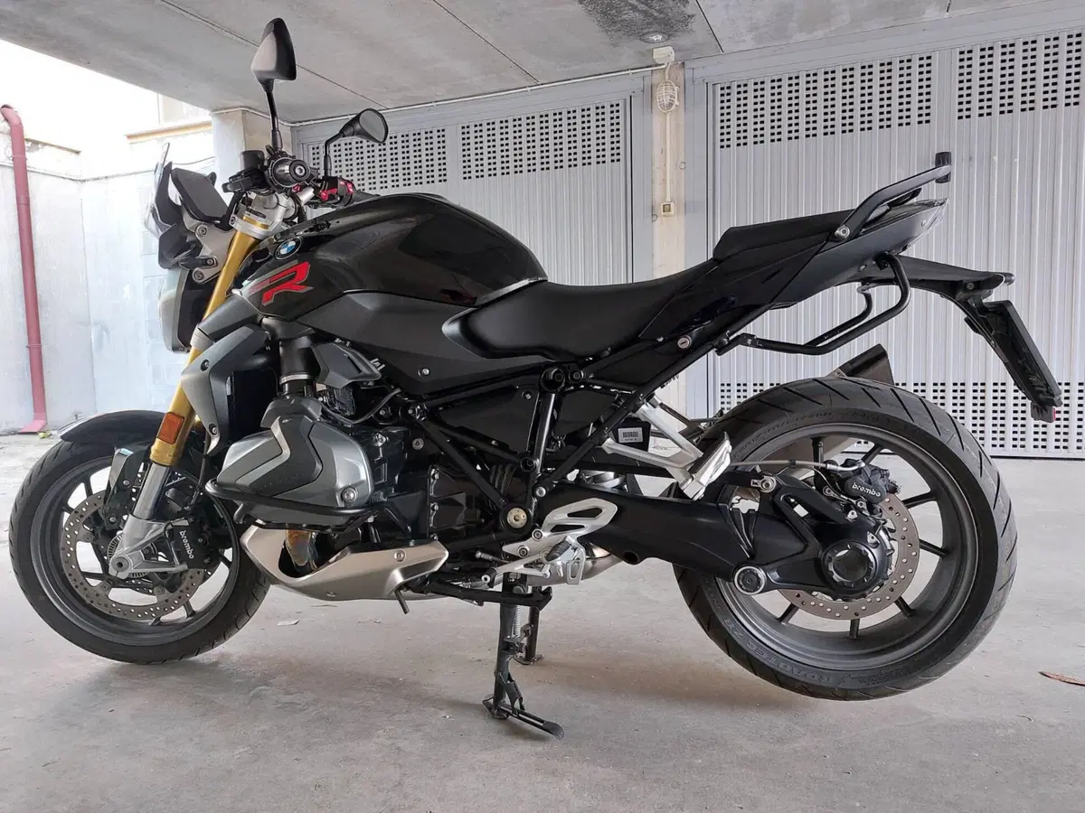 Bmw R 1250 R (2021 - 25) (2)