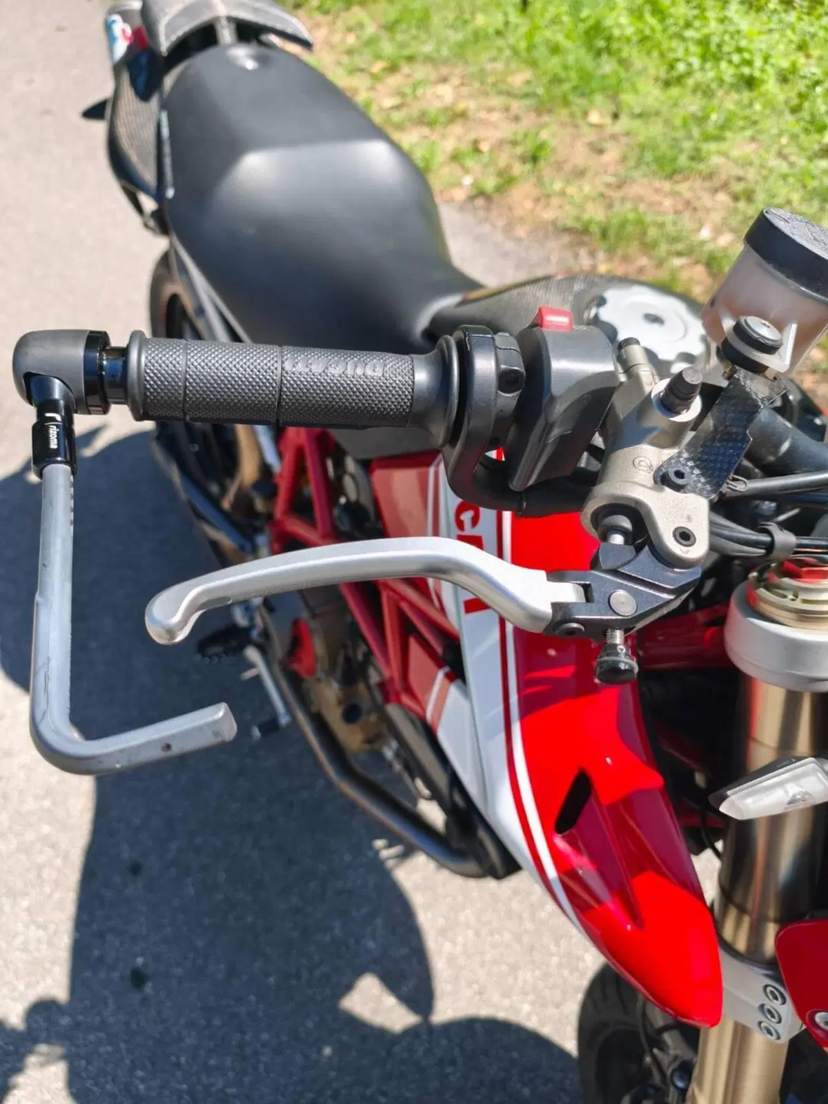 Ducati Hypermotard 1100 S (2007 - 09) (3)