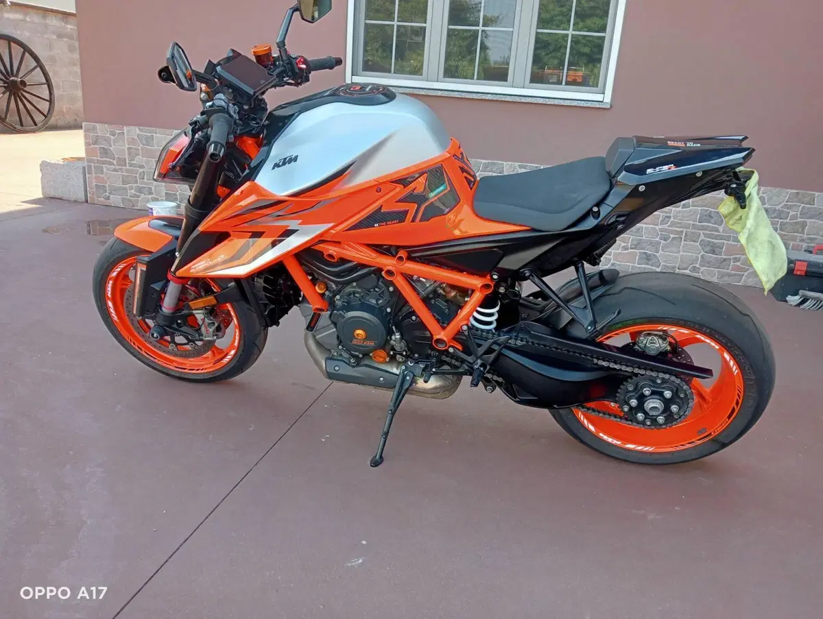 KTM 1290 Super Duke R (2021 - 23) (2)