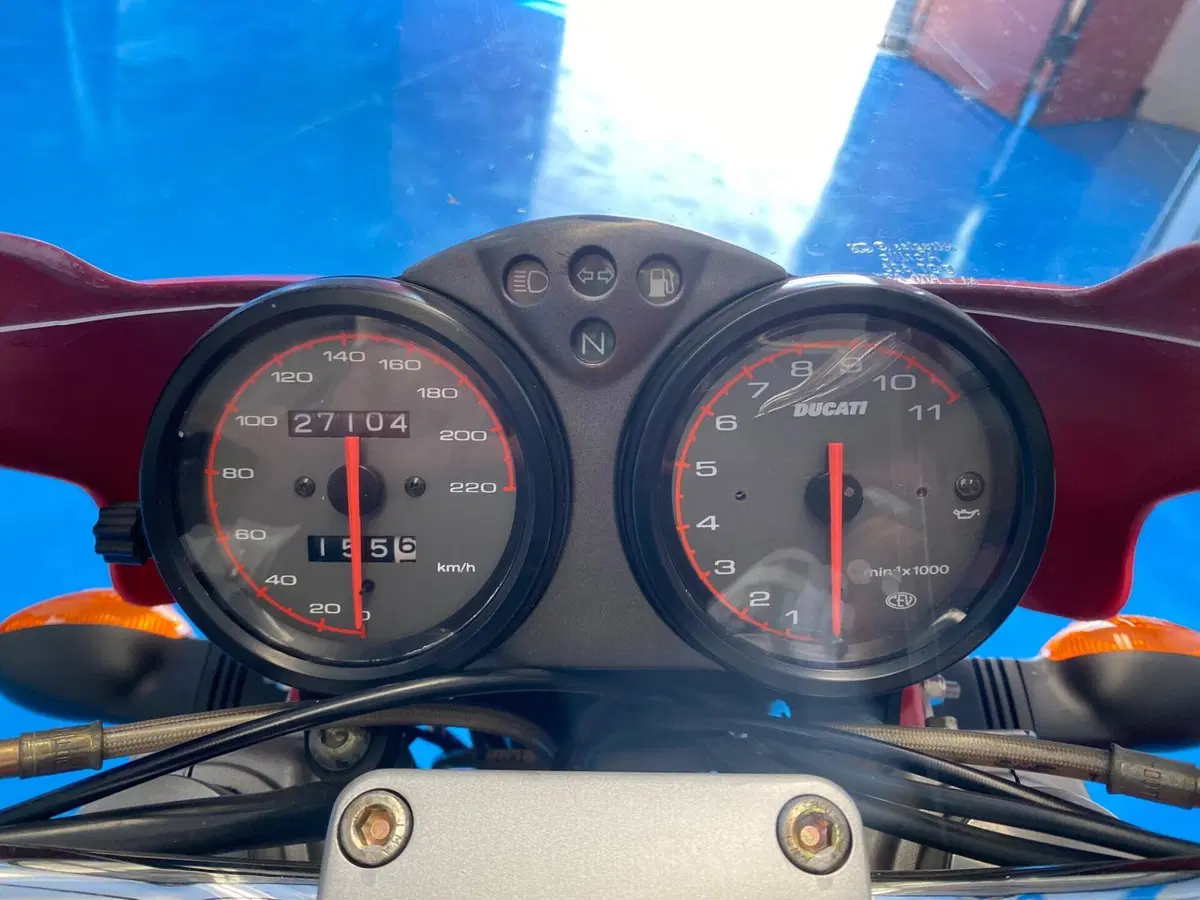Ducati Monster 900 I.E. (1999 - 02) (6)