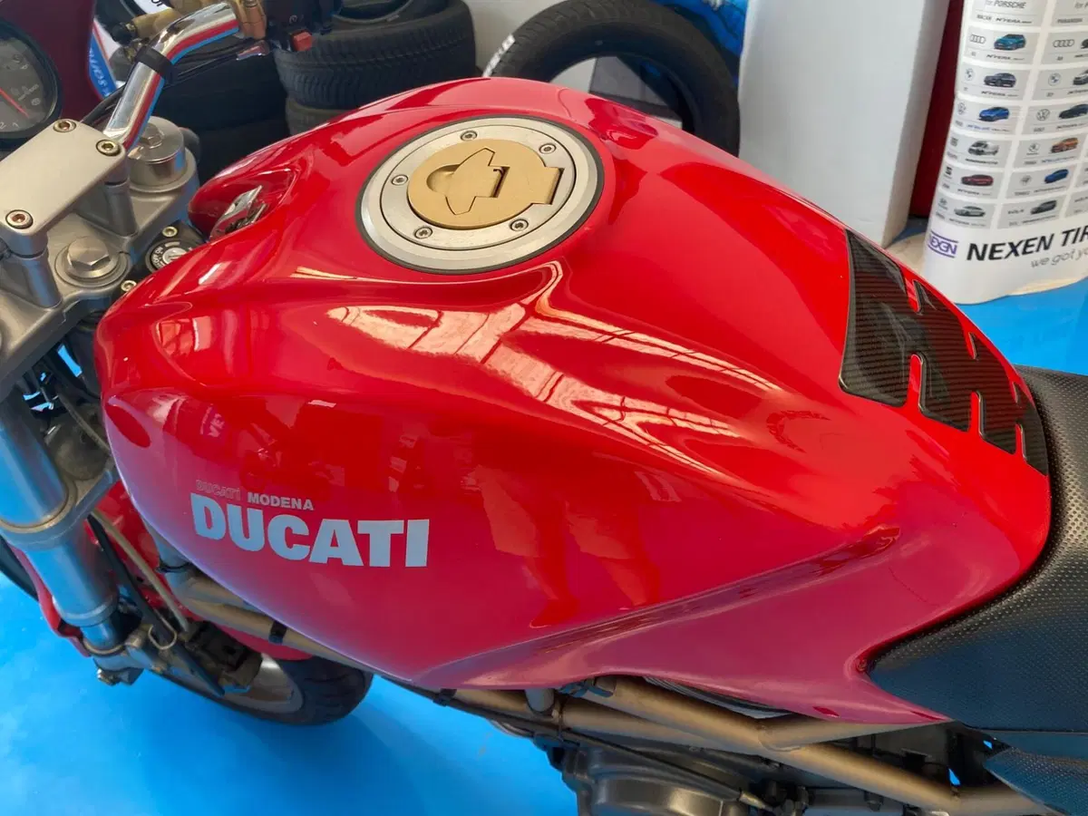 Ducati Monster 900 I.E. (1999 - 02) (9)
